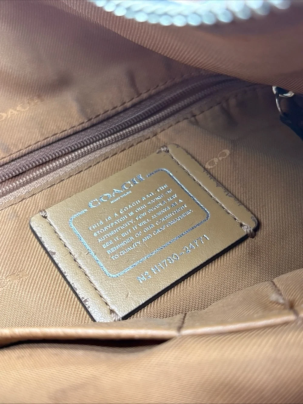 Coach Turnlock Hobo Tan Leather Shoulder Bag with Turn-Lock Closure